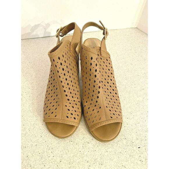 Indigo Rd tan sling backs casual shoes US 6.5M - Picture 5 of 8